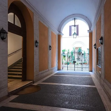 La Magnolia A C Balcony Office Piazza Navona Spanish Steps