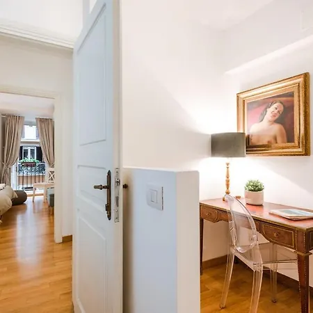La Magnolia A C Balcony Office Piazza Navona Spanish Steps רומא